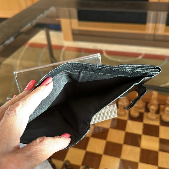 EUC PRADA BIFOLD WALLET. BLACK DUST BAG
BOX NOT INCLUDED - Picture 6 of 9